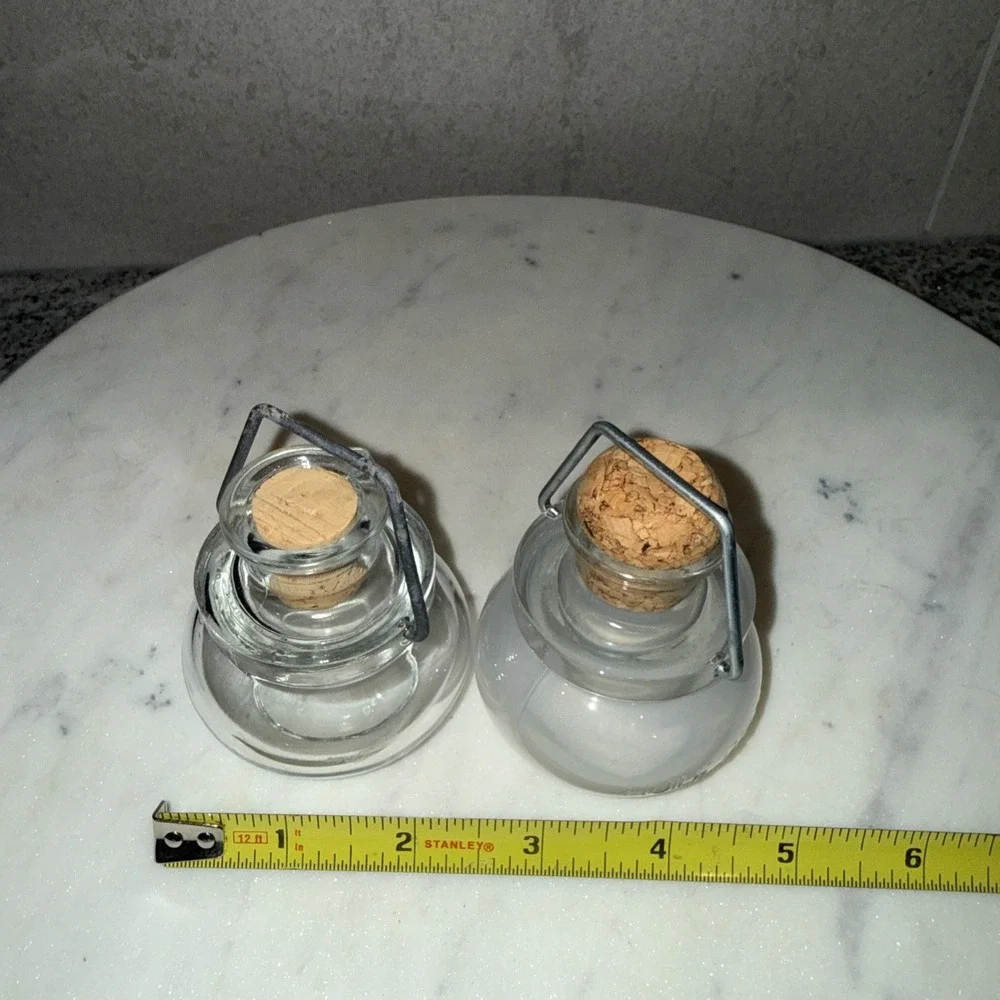 O&Co. Cruet Set of 2 Oil/Vinegar MOD DEP Glass Corked